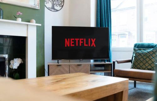 Spacious 4BR on Leafield Rd - Photo 29