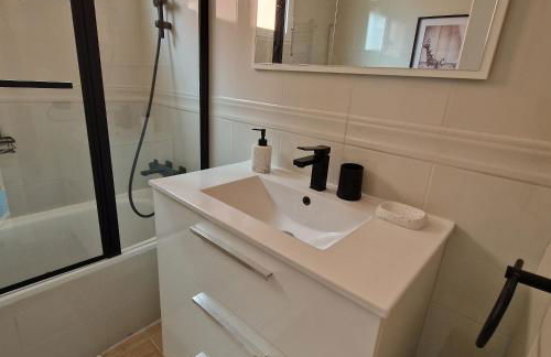 Moderno y renovado apartamento en urbanización Playa Castillo, Denia - Foto 12