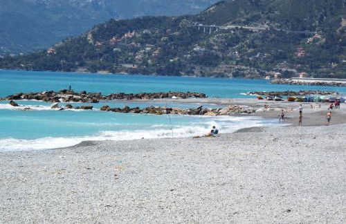 Principessa Grace Apartment Isolabona Italy Sleeps 3 - Foto 14