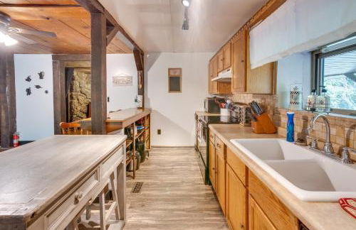 French Lick Getaway with Deck, Grill and Fire Pit! - Foto 7