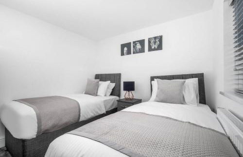 5 bedroom house Solihull 10 mins drive from BHX & NEC Private off road parking - Foto 18