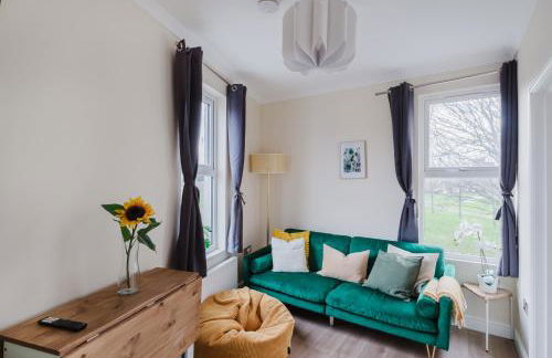 Modern Cosy Corner Flat 3 bed and loft sleep 7 people - Foto 1