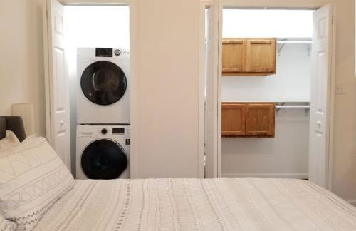 Cozy Spacious Cottage with deck and grill - Foto 7