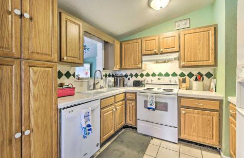 North Port Escape w/ Pool ~ 12 Mi to Beach! - Foto 11