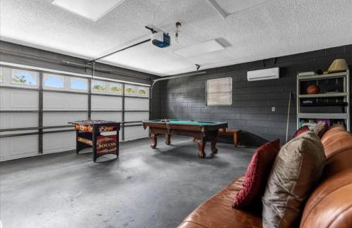 5Bd 2 Bath with Gameroom & Pool 1 story House - Foto 30