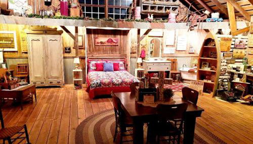 Restored Barn Rental near Milford, Nebraska - Foto 2