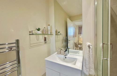 Contemporary Bromley Penthouse with Balcony - Foto 8