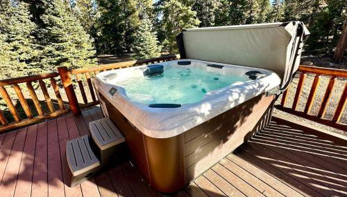 Backwoods Bonanza - Big Cabin With Hot Tub! - Foto 4