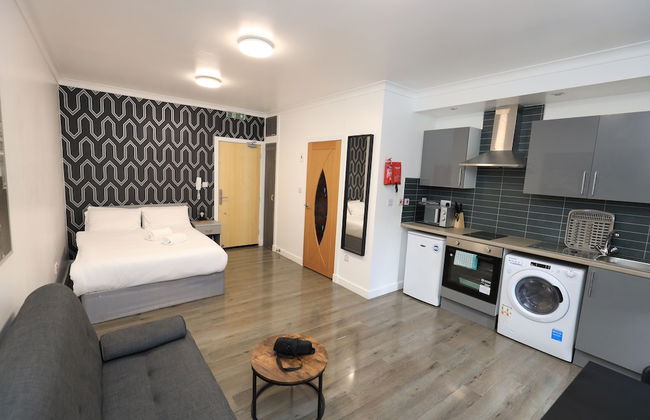 VR Apartments - Photo 21