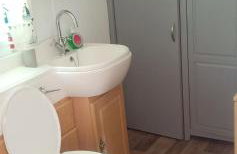 Postwood Gardens Balmoral Country Cabin - Photo 37