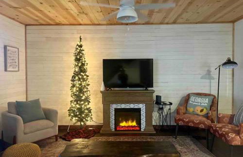 Close to Lake Blue Ridge, Hot Tub, Swing Beds - Foto 11