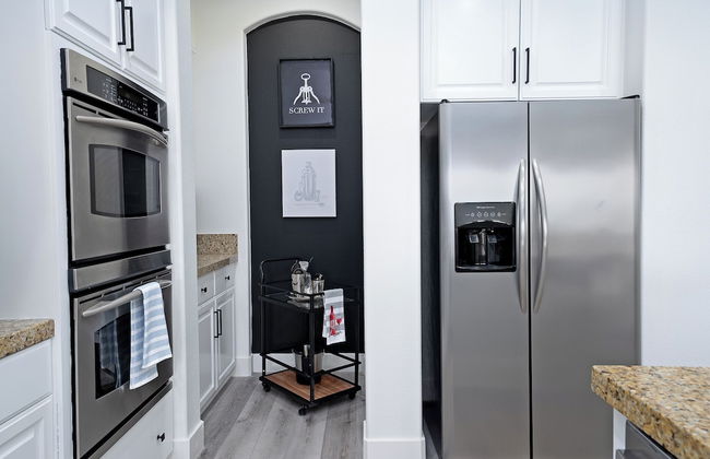 Luxurious 5BR Resort Style Home w/ Pool & Spa - Foto 16