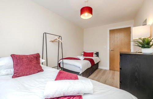 Waterfront Quayside Apartment with secure parking & lift, Ideal for Mobility Users - Foto 32