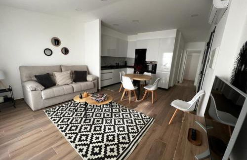 BLACK Parking a menos de 1 min a pie - Foto 2