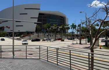 Miami Downtown Brickell Penthouse Studio With Breathtaking Views - Photo 2