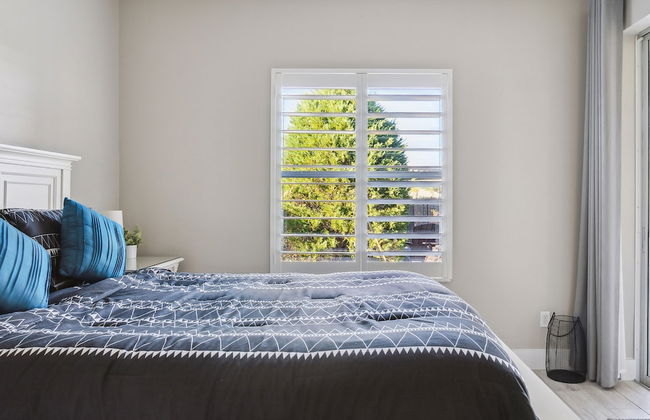 Family Paradise With Private Heated Pool 5 Bedroom Home by RedAwning - Photo 7