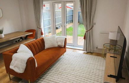 Kings Reach Slough nr Legoland and Ascot Stylish Homely House Sleeps Eight - Foto 8