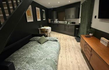 Studio 77 - Stylish 1 Bedroom End Terrace House - Foto 35
