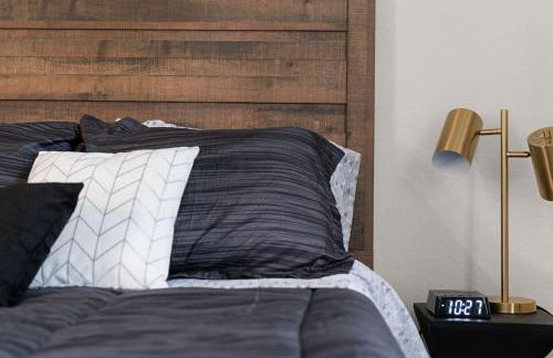 High End Design Home with Pool & Hot Tub Gameroom - Foto 94