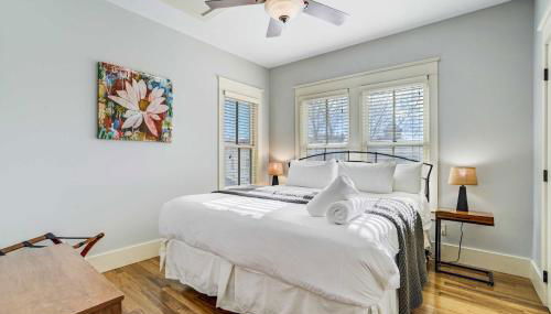 Swift Landing Steps from River & Local Hotspots - Foto 2