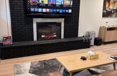 Huge Private Suite with Pool Table, Sauna & Fire Pit - Foto 9