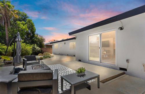 NEW Remodeled Northridge 5 Bedroom Near CSUN & Sherwood Forest - Foto 29