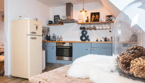 Dachwohnung mit Ofen und Freisitz - Foto 3