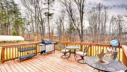 Browns Summit Vacation Rental with Fire Pit! - Photo 2
