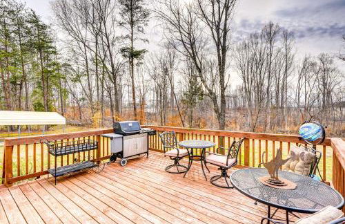 Browns Summit Vacation Rental with Fire Pit! - Photo 2