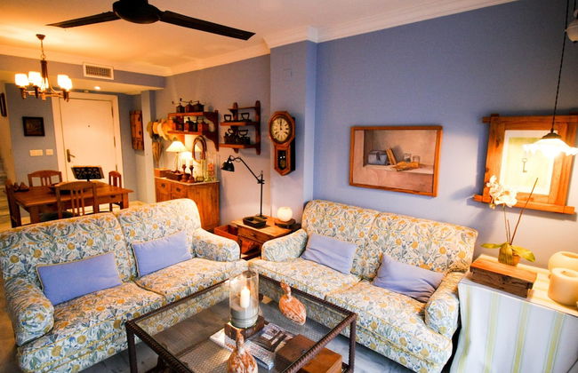 Suitur beachfront duplex with pool and sea views - Photo 21