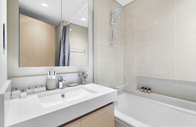 Silkhaus Harbour Gate Towers - Photo 13