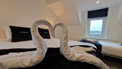 5 Bedroom semi detached home with off road parking - Foto 3