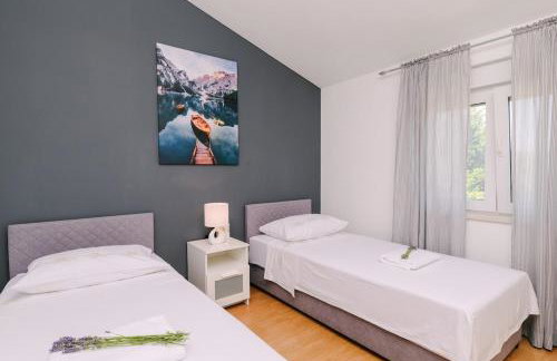 Apartment Ljubica with pool - Photo 12