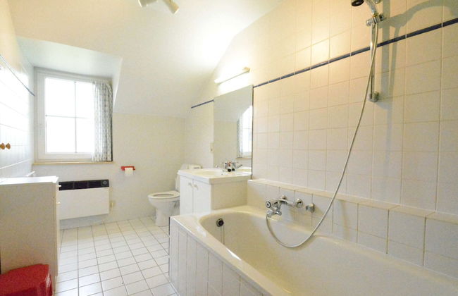 Spacious Villa Near Lesse - Photo 17