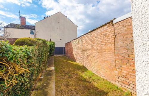 Spacious 4 Bed in Birmingham by 53 Degrees Property, Ideal for Business or Families, Games Room! - Foto 37