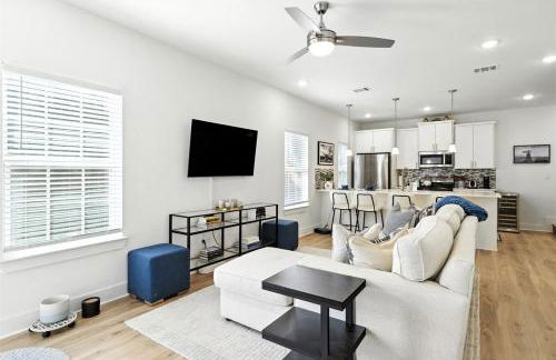 Luxe 2023NewBuild Entire home with 3BR 7BDs Ideal for Long Winter Stays, Outdoor, Central - Foto 9