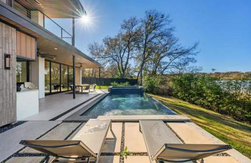 Barton Springs Luxe Heated Pool Spa Sleeps 16 - Photo 18