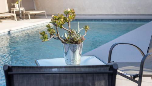 Stunning 4 Bedroom 1 Level- Pool, Spa, Grass Yard, Fire Pit, Garage, BBQ - Foto 5