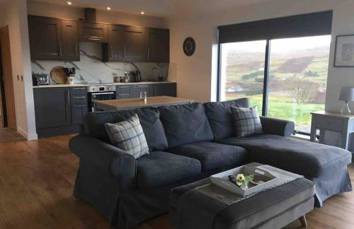 The Byre, Glasphein-Panoramic sea and glen views - Foto 13