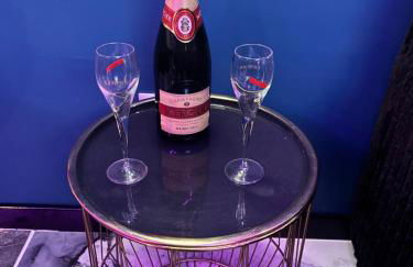 Le Confidentiel -Love Room, marbres, jeux, jacuzzi - Foto 15