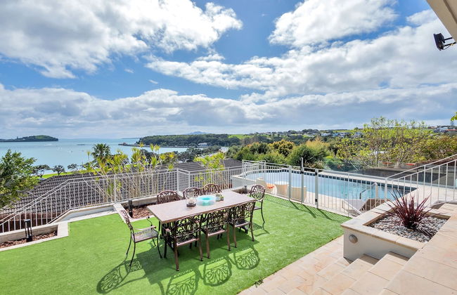 Magnificent Harbour View Villa in Orakei - Photo 32