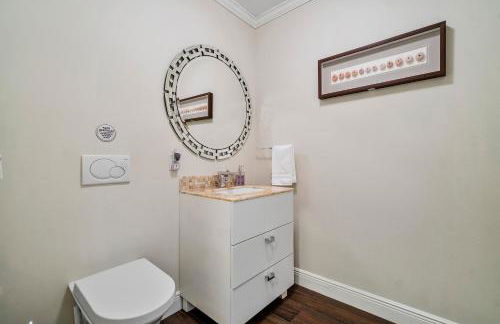Across from Beach - Renovated Coastal Home, Gourmet Kitchen & Jetted Tub - by Maven Vacation Rentals - Foto 23