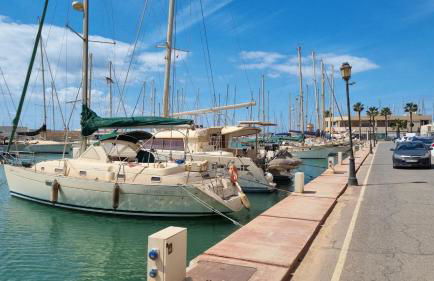 Lovley 2 bed apartment with a sea view ! - Foto 13