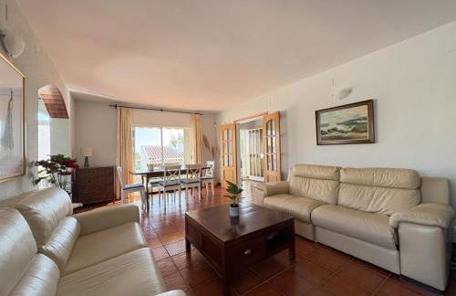 Charming Catalan Villa with Pool & Views - Foto 24