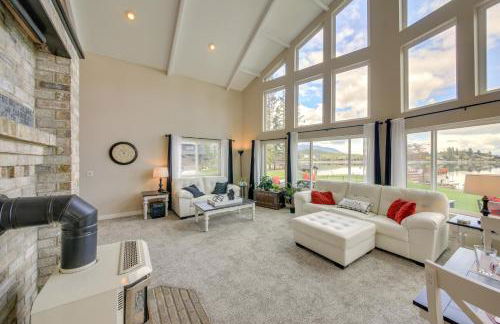 Beachfront Sagle Retreat with Boat Dock and Lift - Foto 4