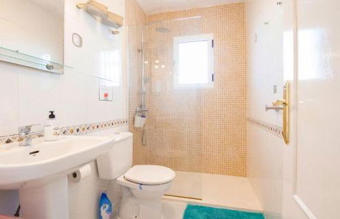 Amazing Apartment In Torrevieja - Foto 15