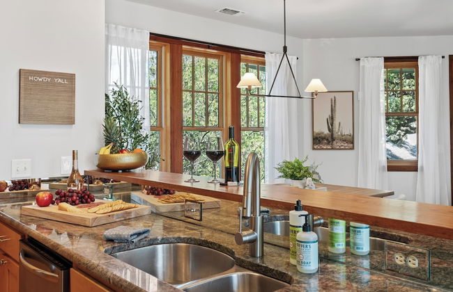 Urban Cowboy Villas - Heart of 704 - Foto 27