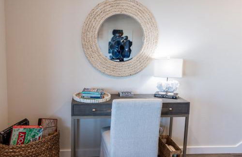 The Moby House Coastal Retreat with Ocean Views & Hot Tub - Foto 54