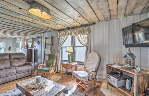 Eclectic Ladysmith Hideaway Hike and Hunt! - Foto 4