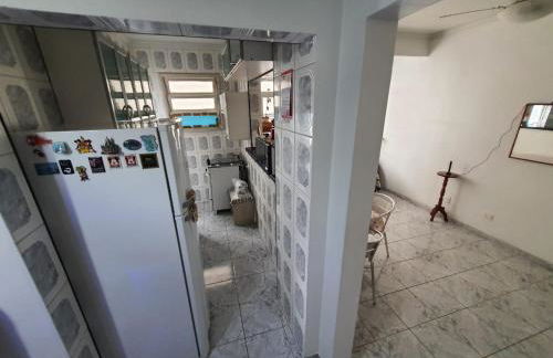 Apto frente à praia, aconchegante, vista lateral pro mar! - Foto 35